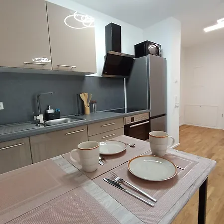 Wat Kl Apartment *